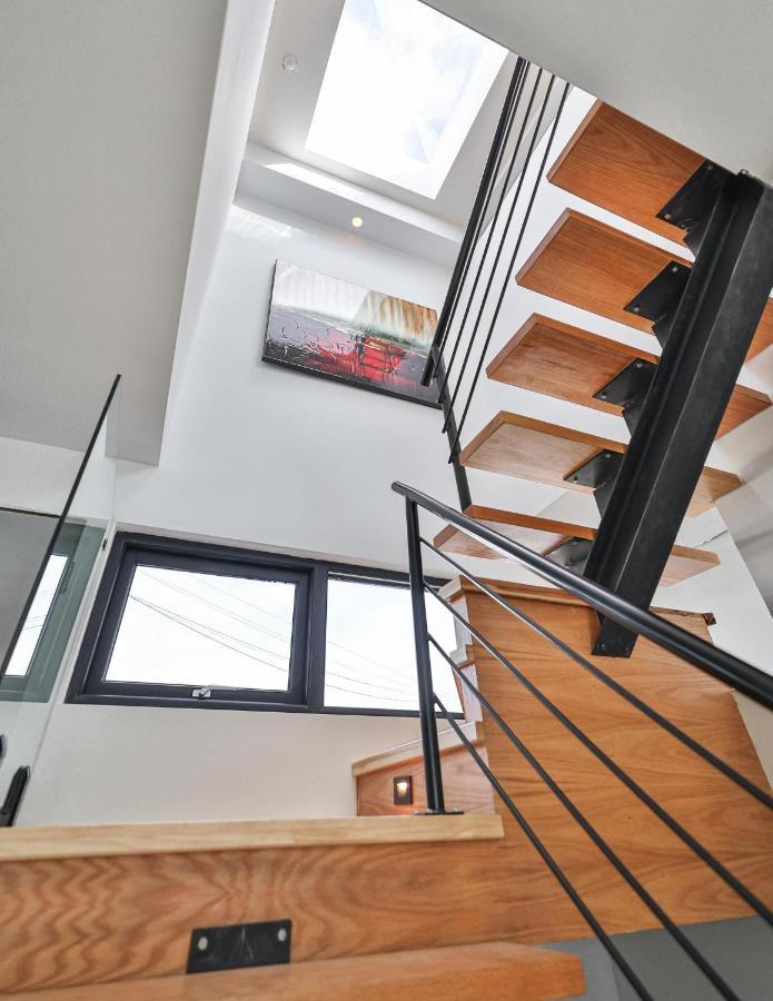 New Modern 1400 Sq Ft Coach House Near Everything Toronto Exteriér fotografie