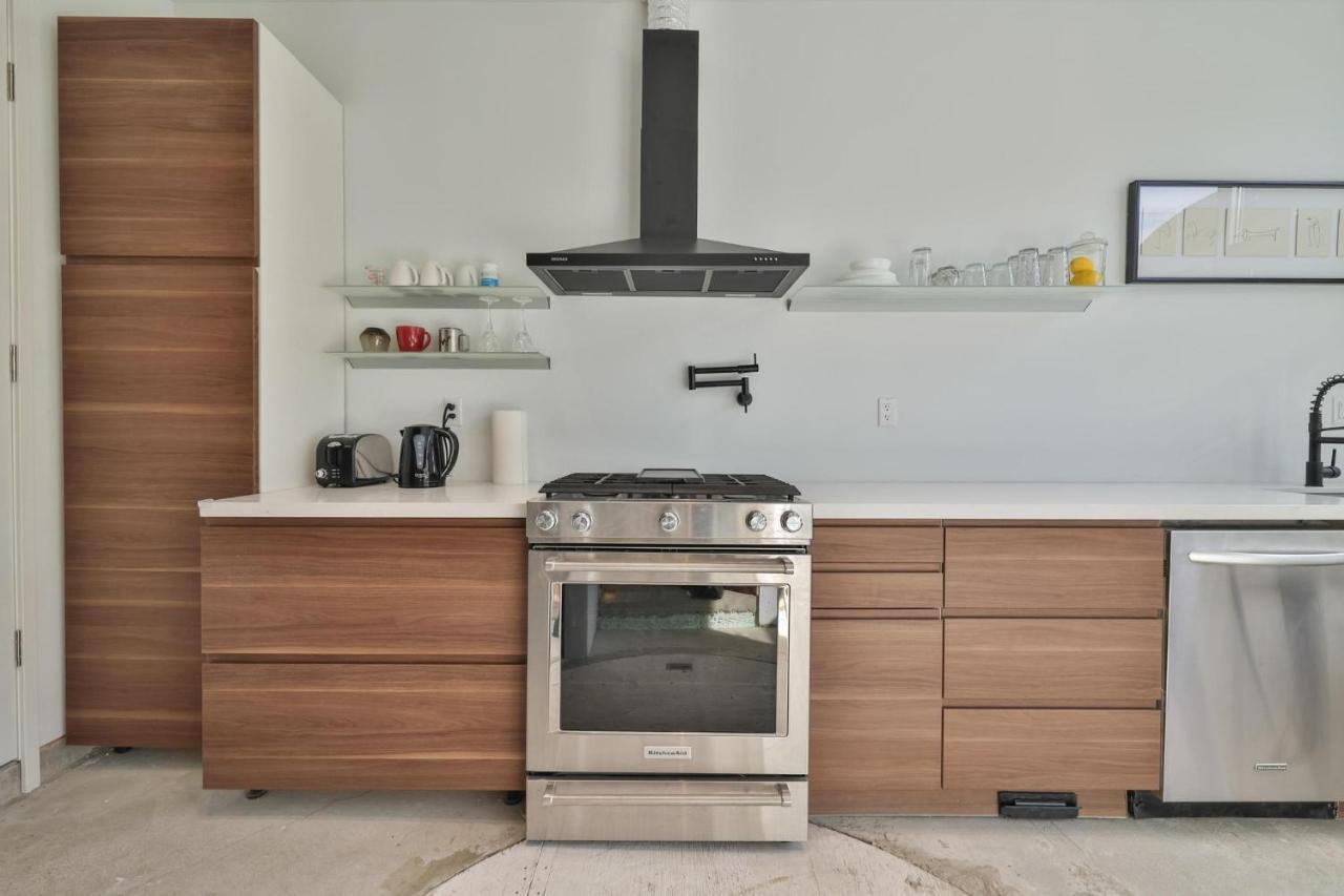 New Modern 1400 Sq Ft Coach House Near Everything Toronto Exteriér fotografie