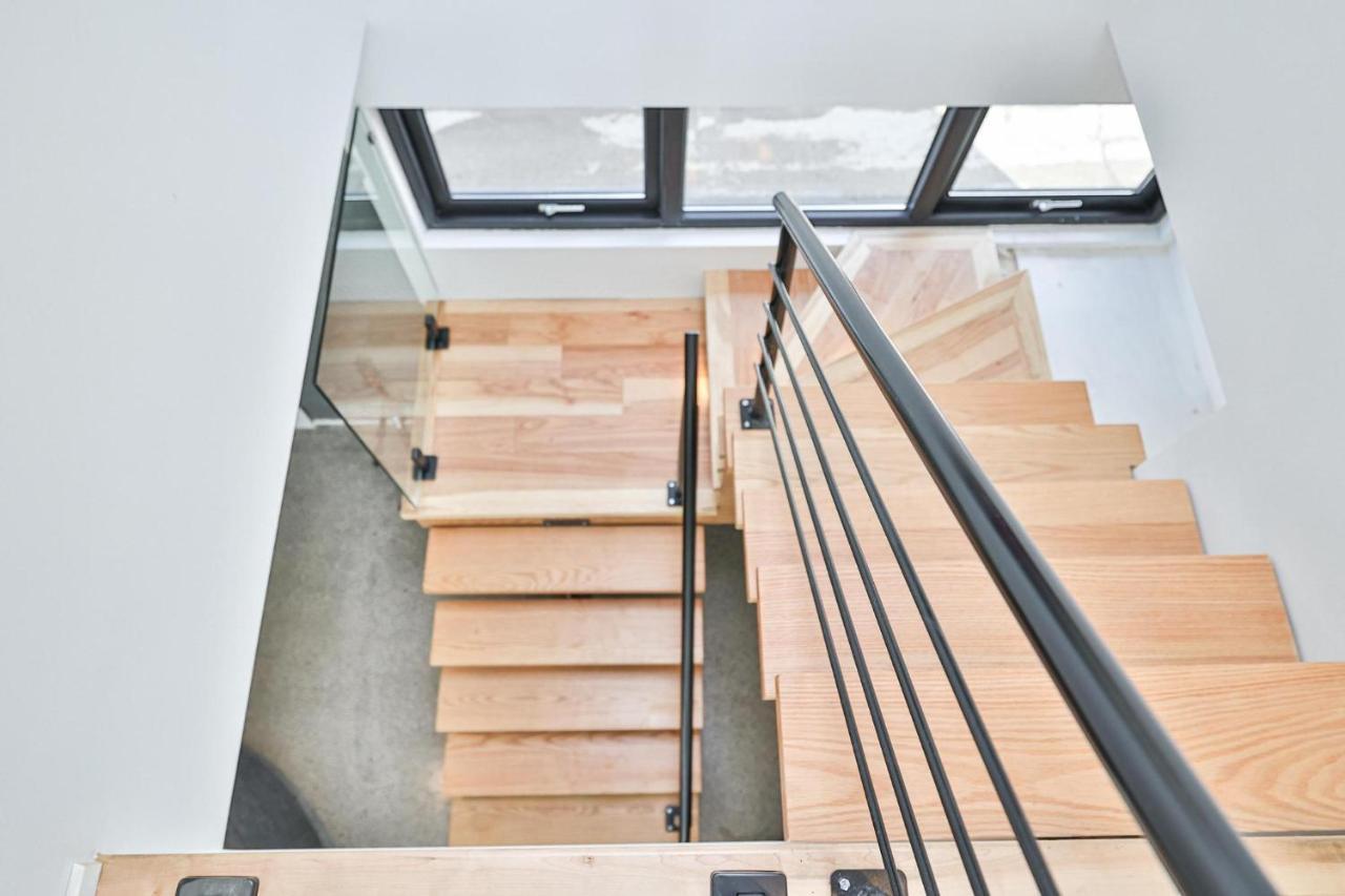 New Modern 1400 Sq Ft Coach House Near Everything Toronto Exteriér fotografie