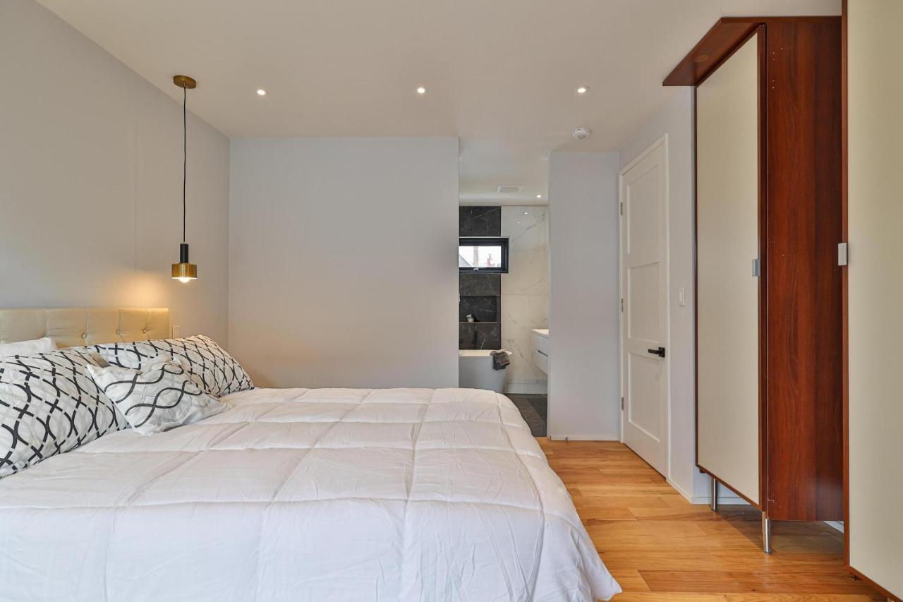 New Modern 1400 Sq Ft Coach House Near Everything Toronto Exteriér fotografie