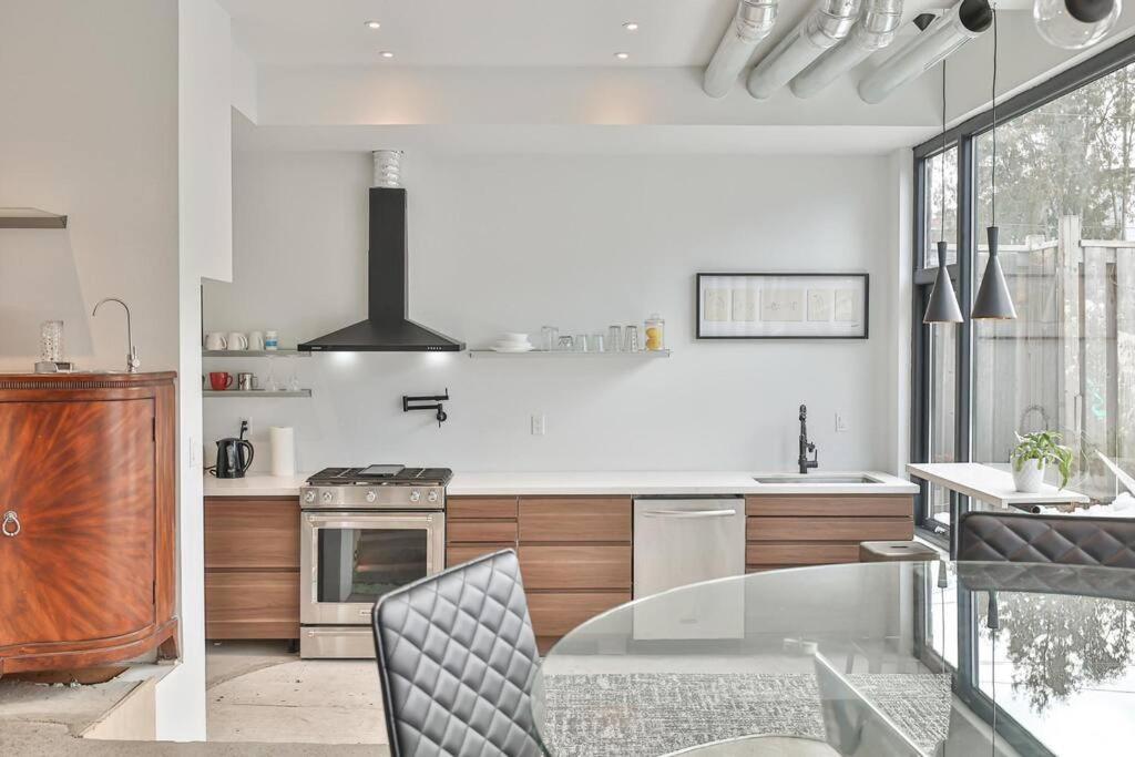 New Modern 1400 Sq Ft Coach House Near Everything Toronto Exteriér fotografie