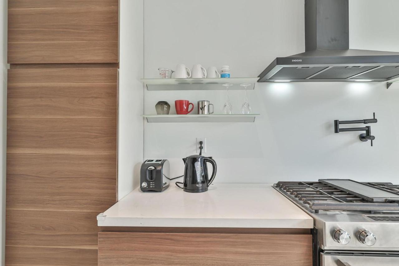 New Modern 1400 Sq Ft Coach House Near Everything Toronto Exteriér fotografie