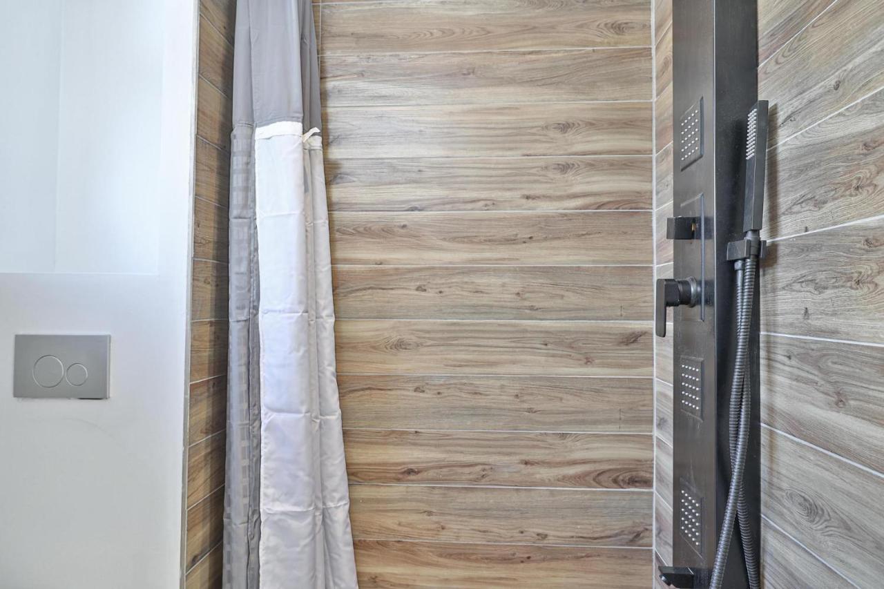New Modern 1400 Sq Ft Coach House Near Everything Toronto Exteriér fotografie