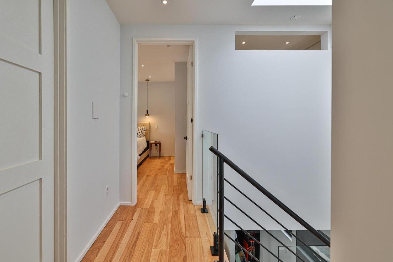 New Modern 1400 Sq Ft Coach House Near Everything Toronto Exteriér fotografie