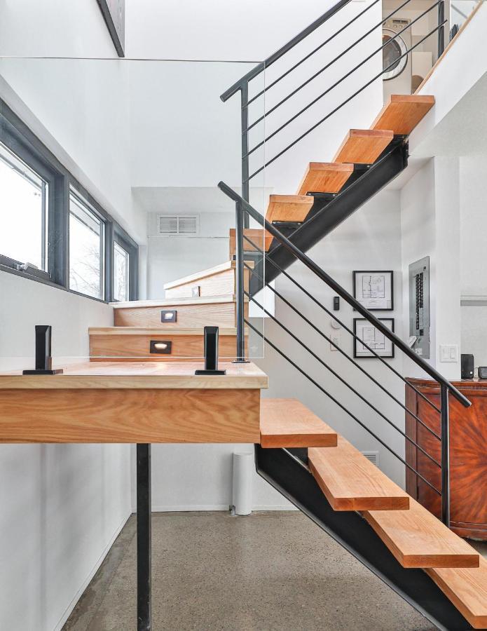 New Modern 1400 Sq Ft Coach House Near Everything Toronto Exteriér fotografie